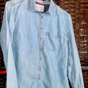 Casual Light Blue Button-Down Shirt